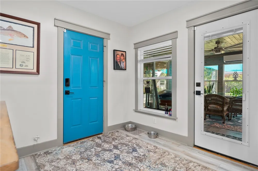 202 S 7th Street Rockport, TX 78382