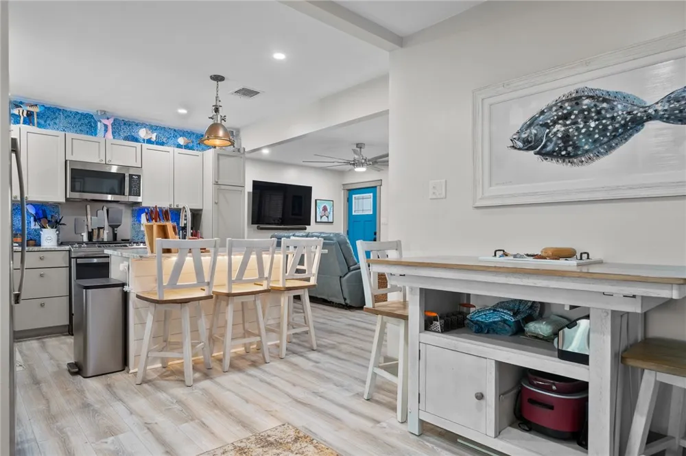 202 S 7th Street Rockport, TX 78382