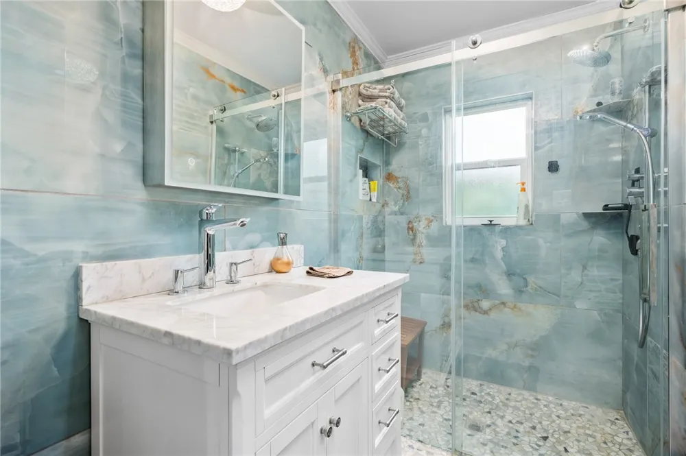 202 S 7th Street Rockport, TX 78382