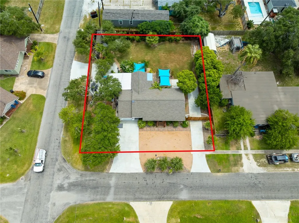 202 S 7th Street Rockport, TX 78382