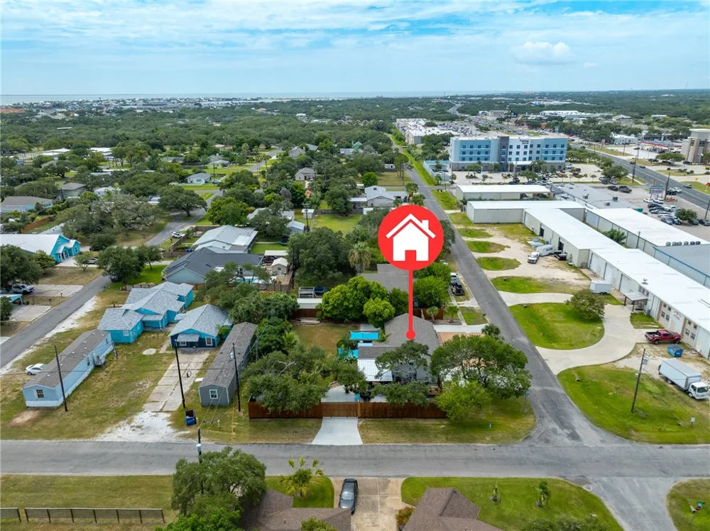 202 S 7th Street Rockport, TX 78382