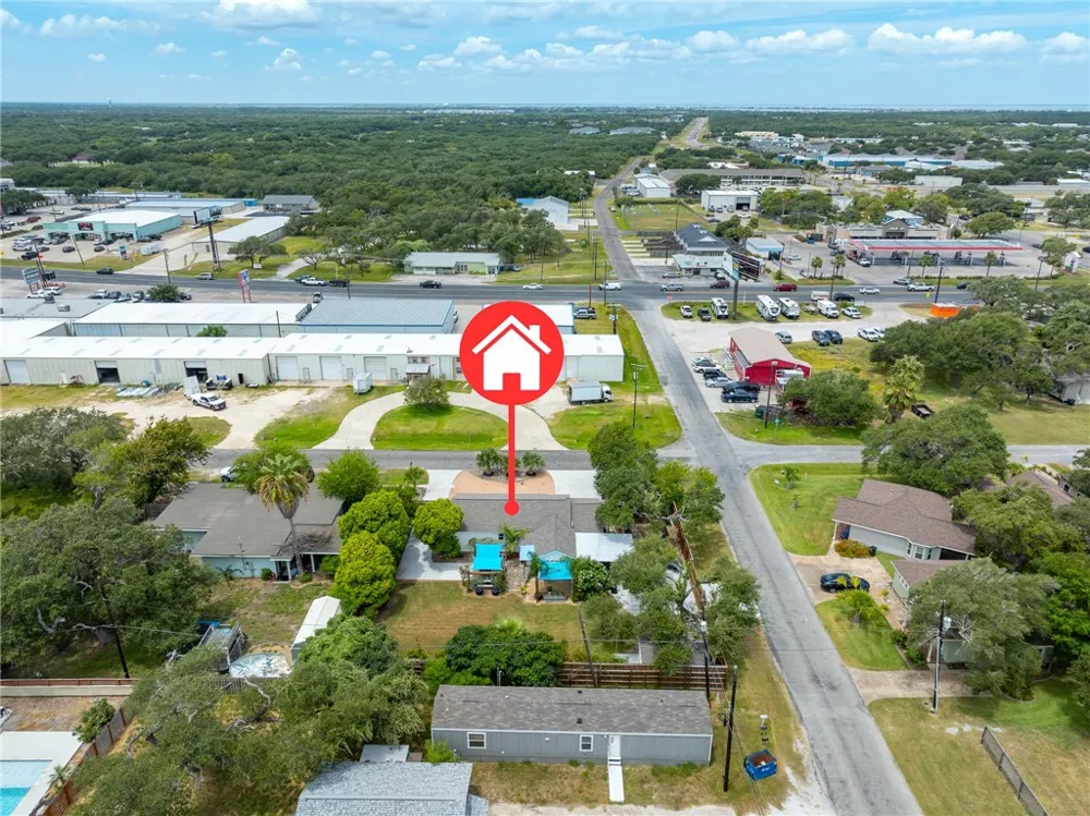 202 S 7th Street Rockport, TX 78382