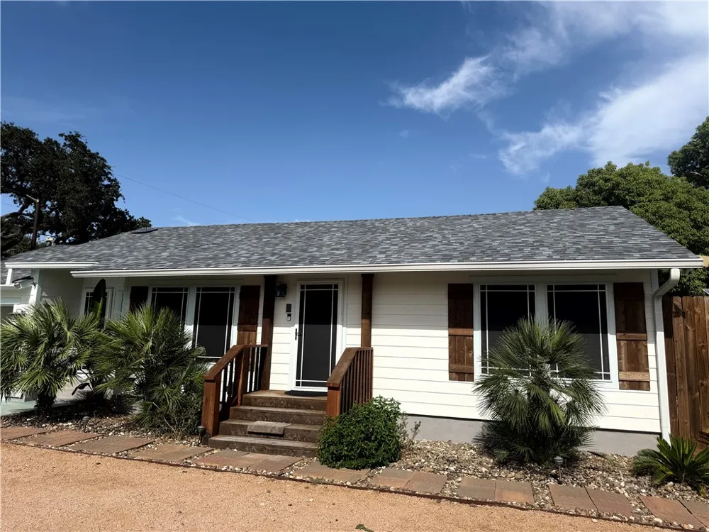 202 S 7th Street Rockport, TX 78382