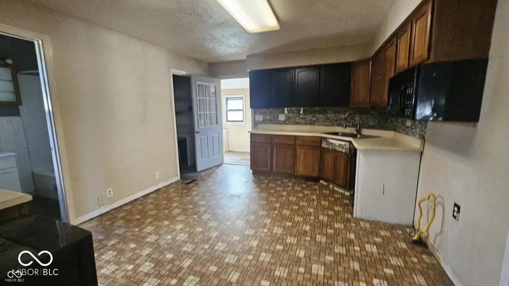 204 E Sherman Street Windfall, IN 46076