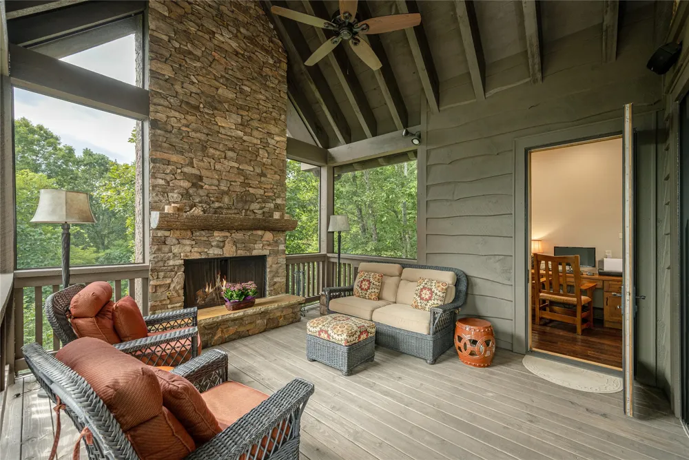 541 Summer Hill Road Cullowhee, NC 28723