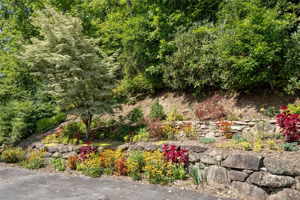541 Summer Hill Road Cullowhee, NC 28723