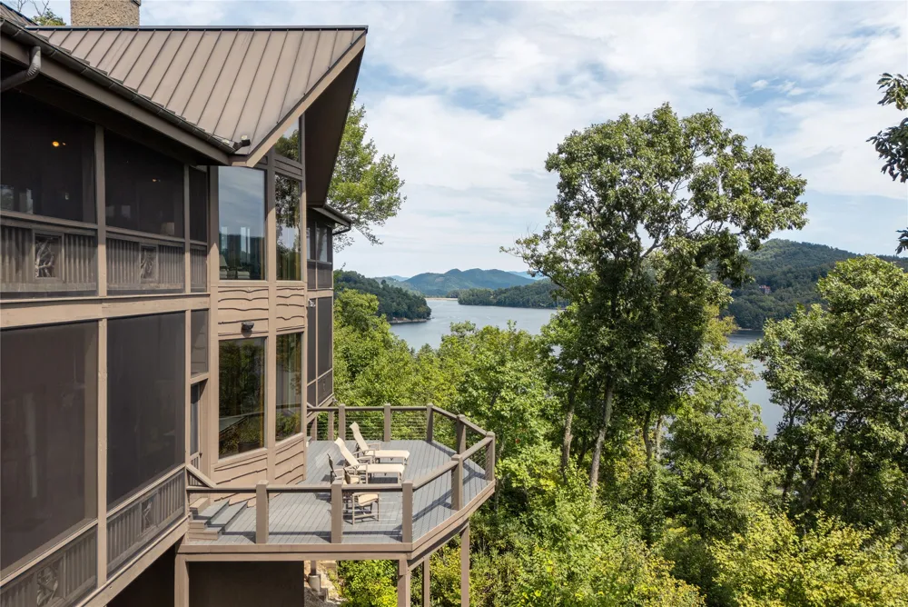 541 Summer Hill Road Cullowhee, NC 28723