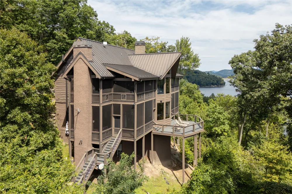 541 Summer Hill Road Cullowhee, NC 28723
