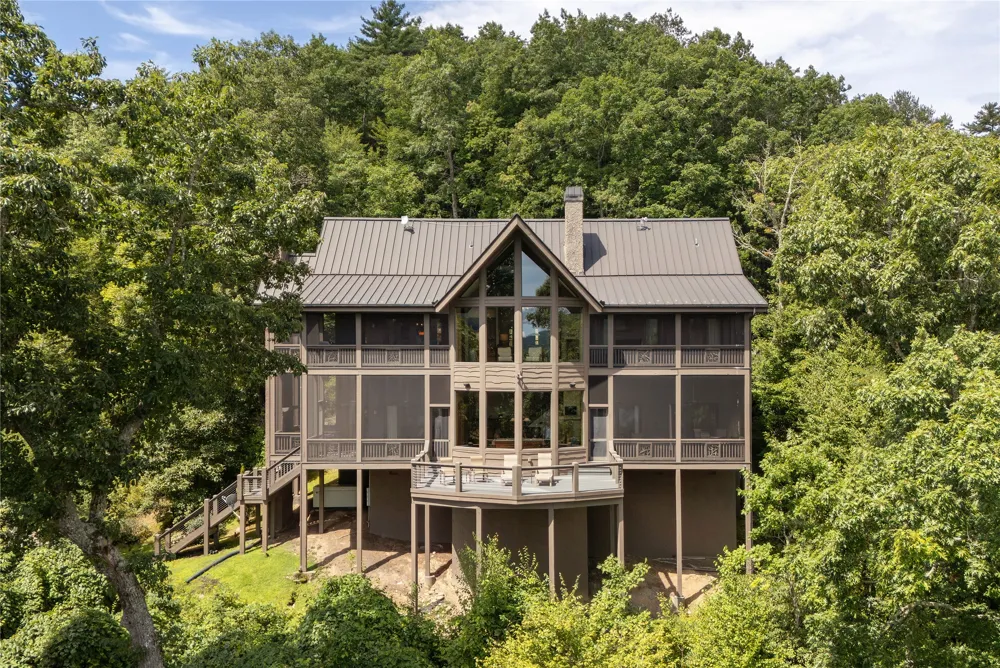 541 Summer Hill Road Cullowhee, NC 28723