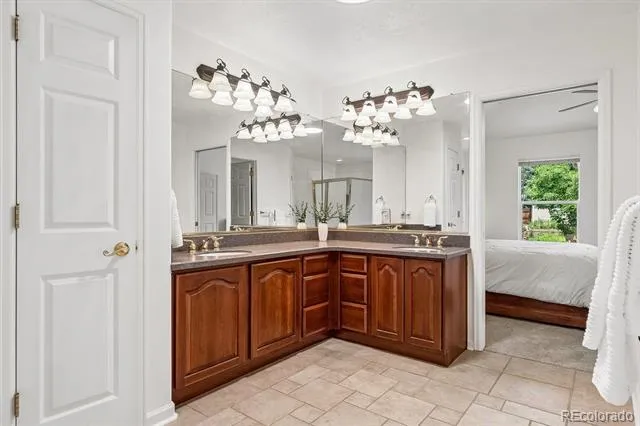 6129 S Newark Way Englewood, CO 80111