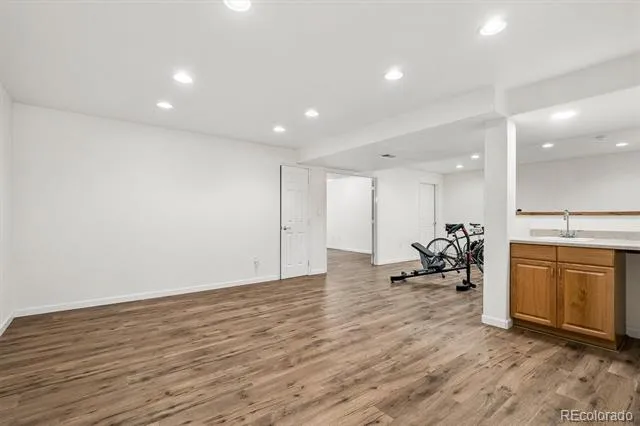6129 S Newark Way Englewood, CO 80111
