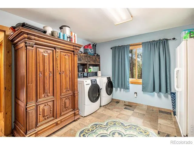 270 Choctaw Road Lyons, CO 80540