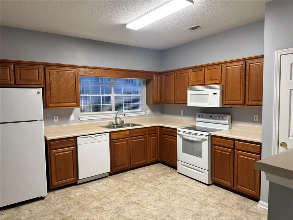 2468 brianna Drive Hampton, GA 30228