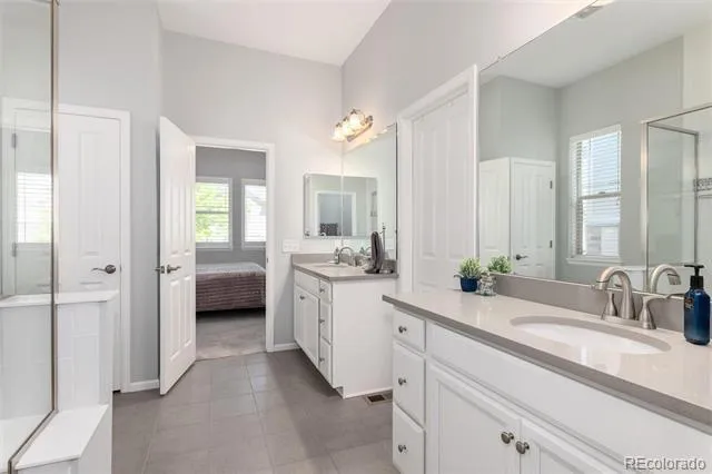 6807 S Riverwood Way Aurora, CO 80016