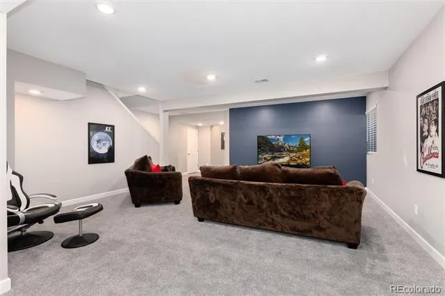 6807 S Riverwood Way Aurora, CO 80016