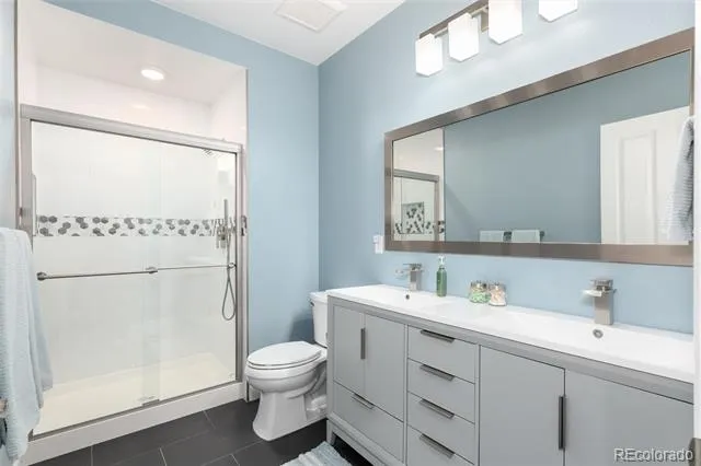 6807 S Riverwood Way Aurora, CO 80016