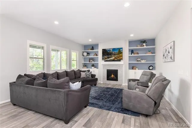 6807 S Riverwood Way Aurora, CO 80016
