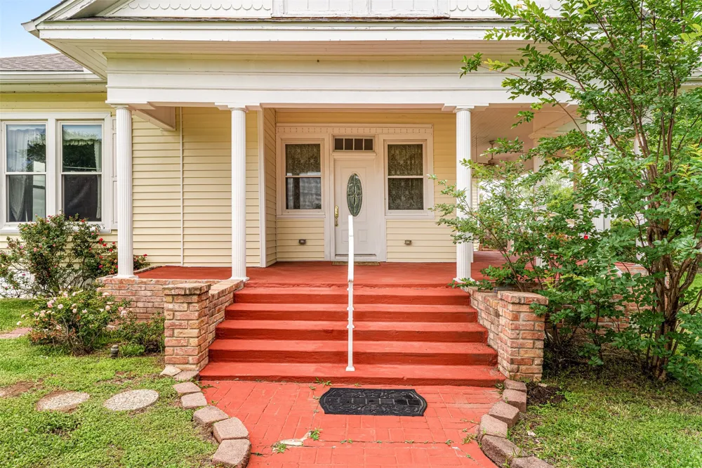 2967 S Old Robinson Road Robinson, TX 76655