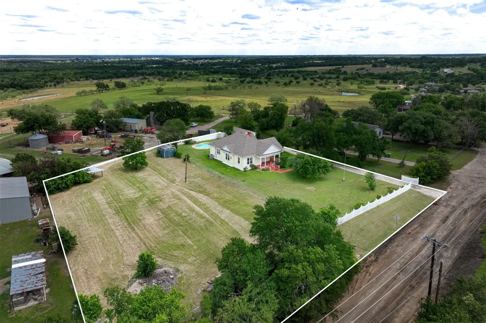 2967 S Old Robinson Road Robinson, TX 76655