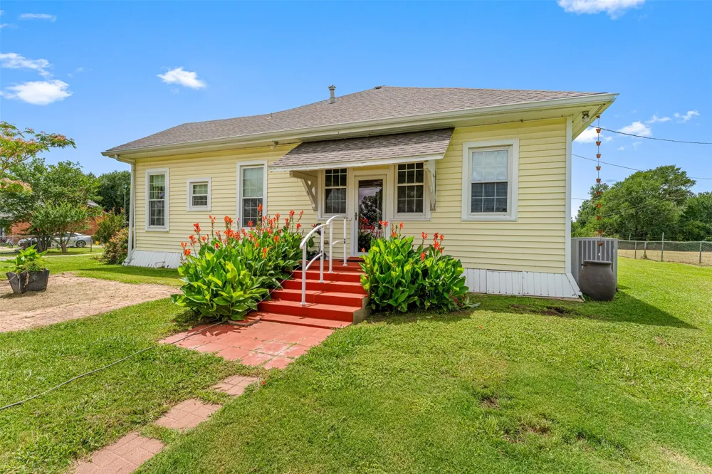 2967 S Old Robinson Road Robinson, TX 76655