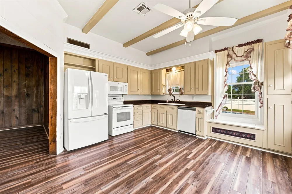 2967 S Old Robinson Road Robinson, TX 76655