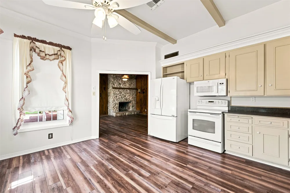 2967 S Old Robinson Road Robinson, TX 76655