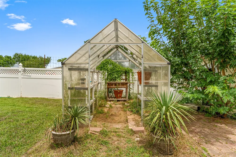 2967 S Old Robinson Road Robinson, TX 76655