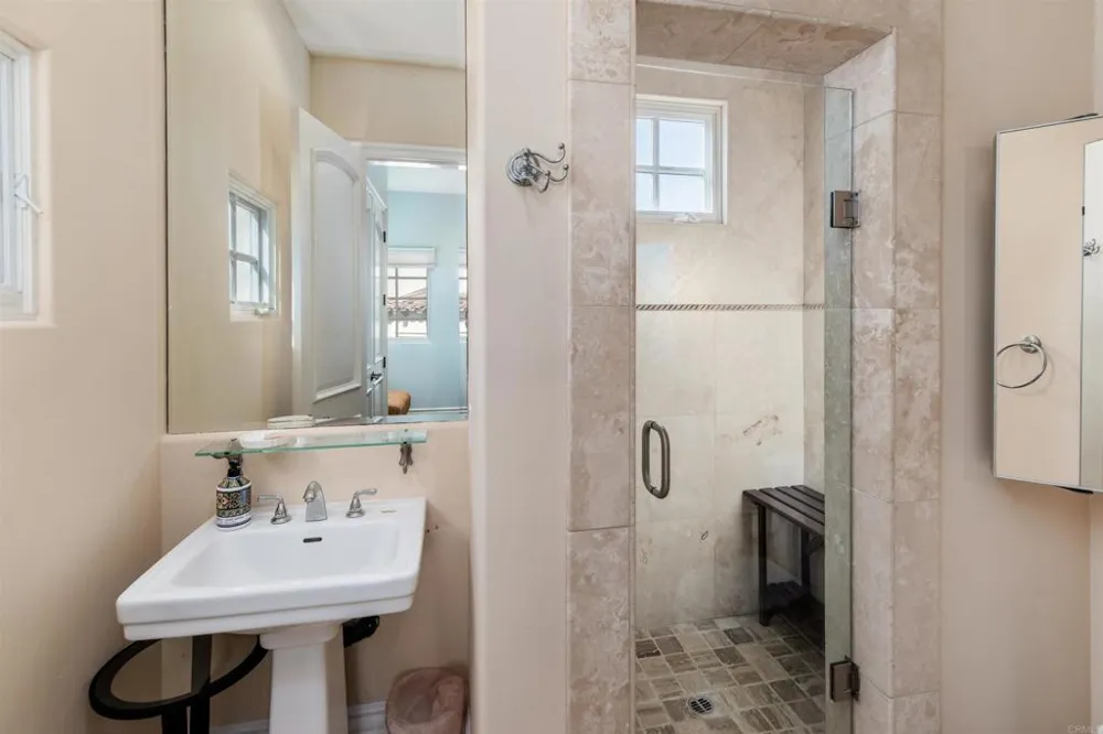 7104 Aviara Drive Carlsbad, CA 92011