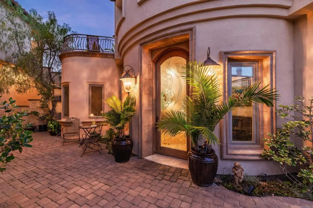 7104 Aviara Drive Carlsbad, CA 92011