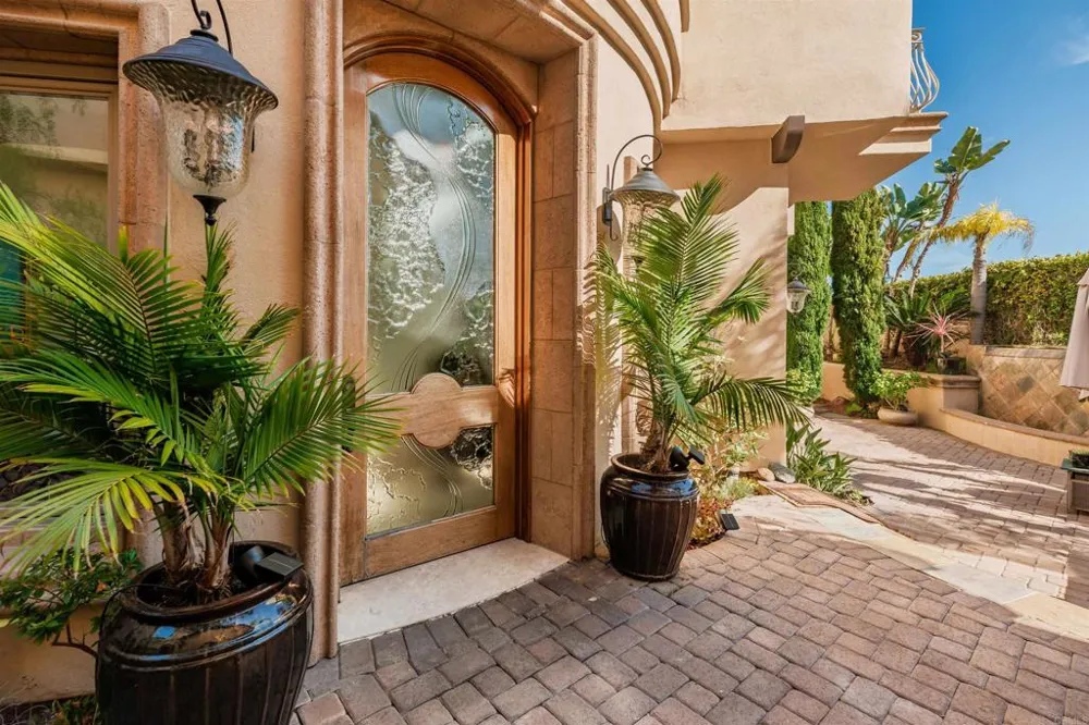7104 Aviara Drive Carlsbad, CA 92011