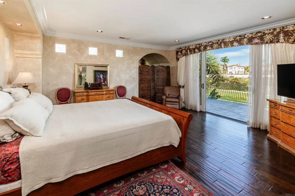 7104 Aviara Drive Carlsbad, CA 92011