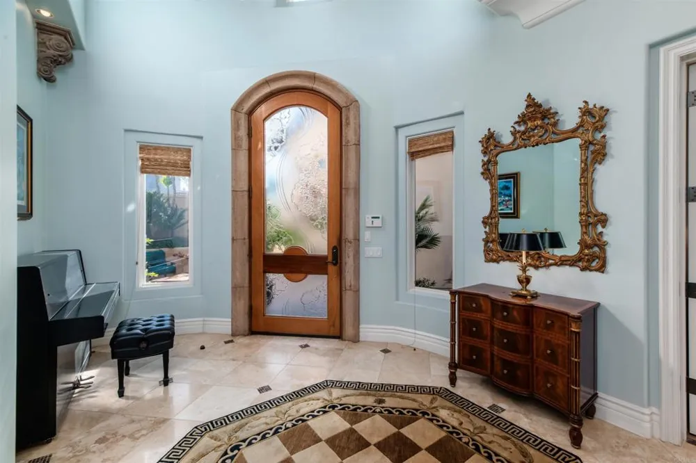 7104 Aviara Drive Carlsbad, CA 92011