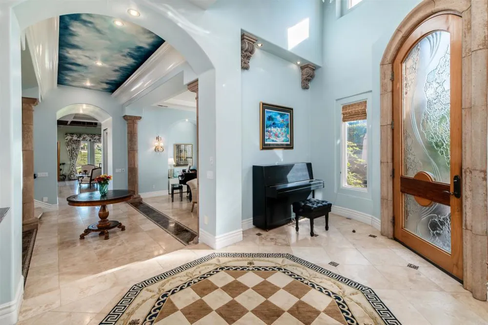 7104 Aviara Drive Carlsbad, CA 92011