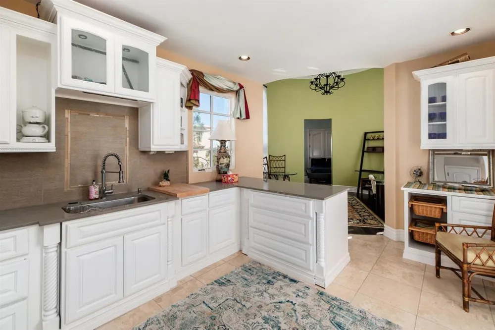 7104 Aviara Drive Carlsbad, CA 92011
