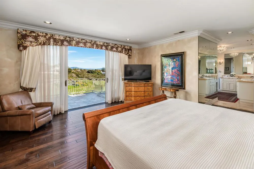 7104 Aviara Drive Carlsbad, CA 92011