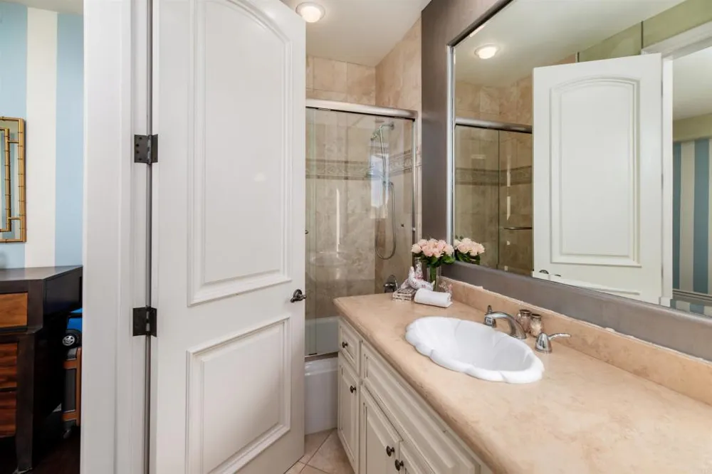 7104 Aviara Drive Carlsbad, CA 92011