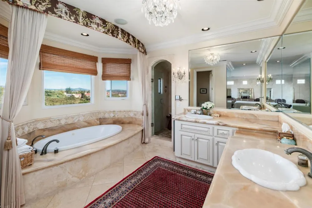 7104 Aviara Drive Carlsbad, CA 92011