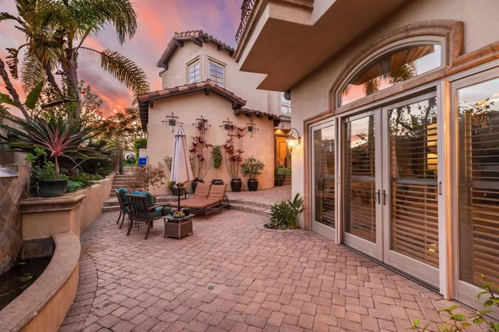 7104 Aviara Drive Carlsbad, CA 92011