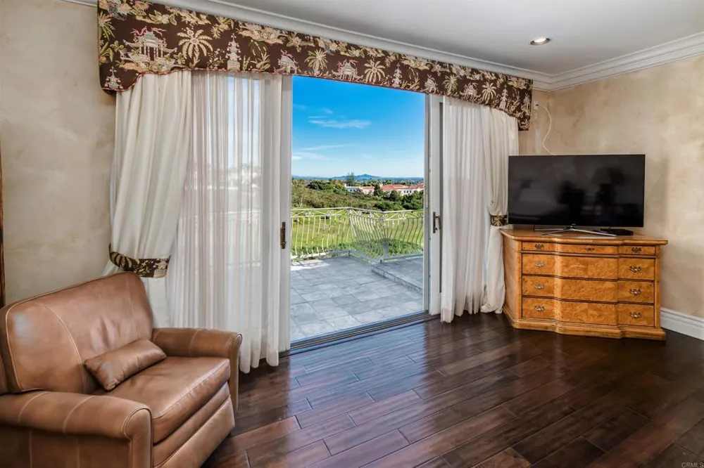 7104 Aviara Drive Carlsbad, CA 92011