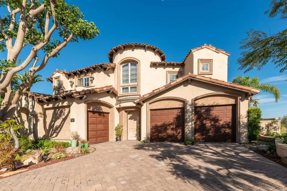 7104 Aviara Drive Carlsbad, CA 92011
