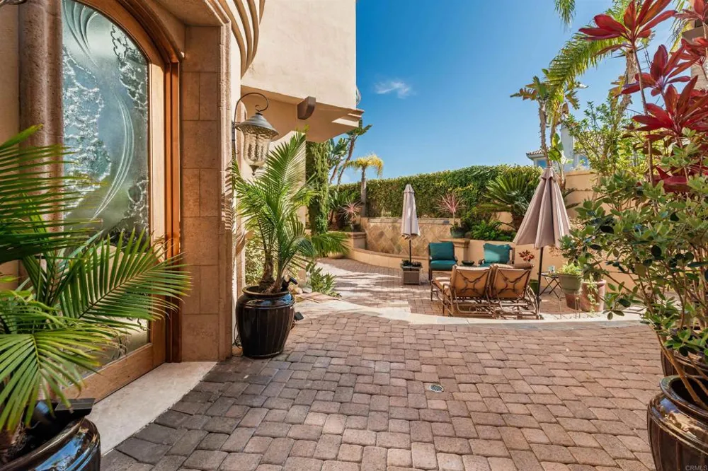 7104 Aviara Drive Carlsbad, CA 92011