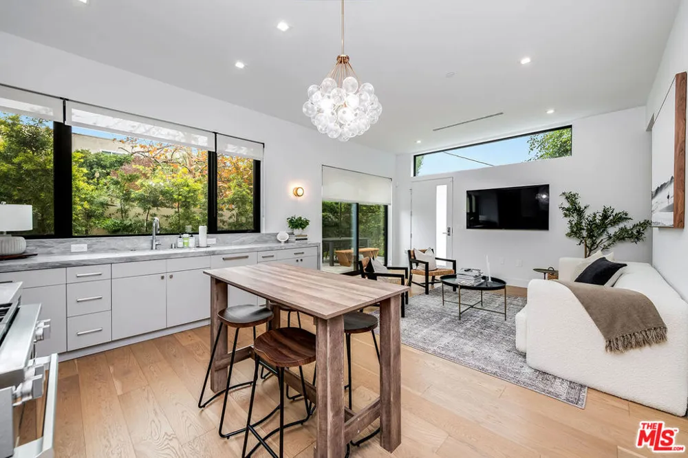 1216 Arizona Avenue Santa Monica, CA 90404