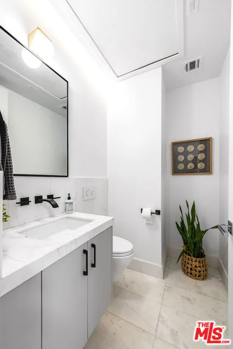 1216 Arizona Avenue Santa Monica, CA 90404