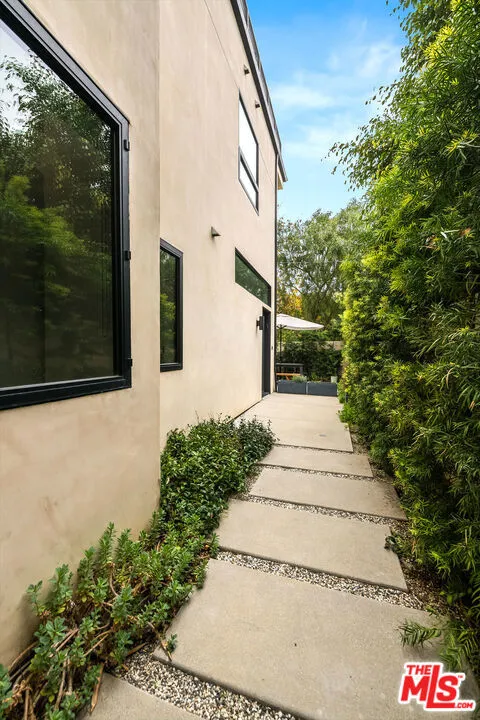 1216 Arizona Avenue Santa Monica, CA 90404