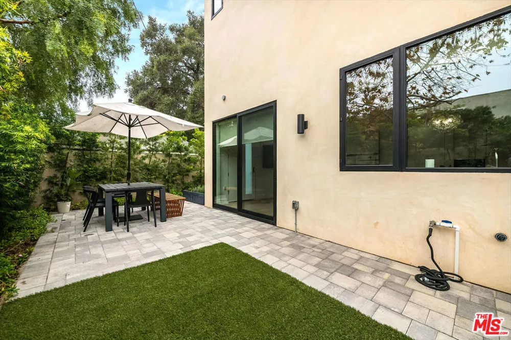 1216 Arizona Avenue Santa Monica, CA 90404