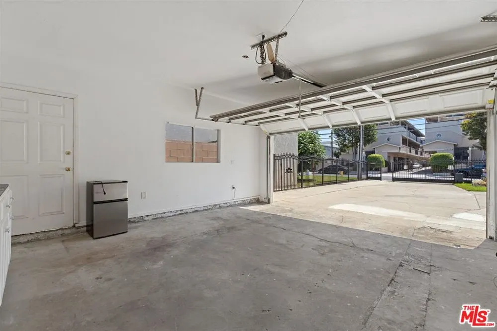 13603 Chadron Avenue Hawthorne, CA 90250