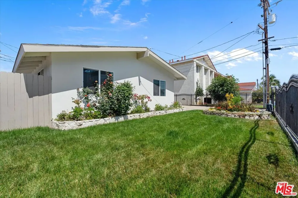 13603 Chadron Avenue Hawthorne, CA 90250