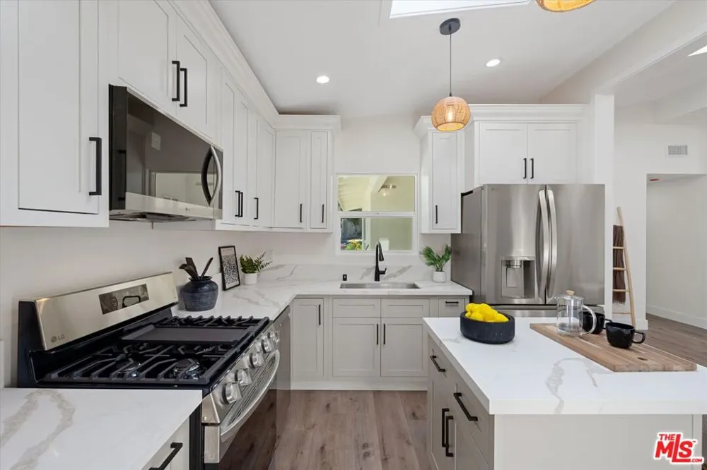 13603 Chadron Avenue Hawthorne, CA 90250
