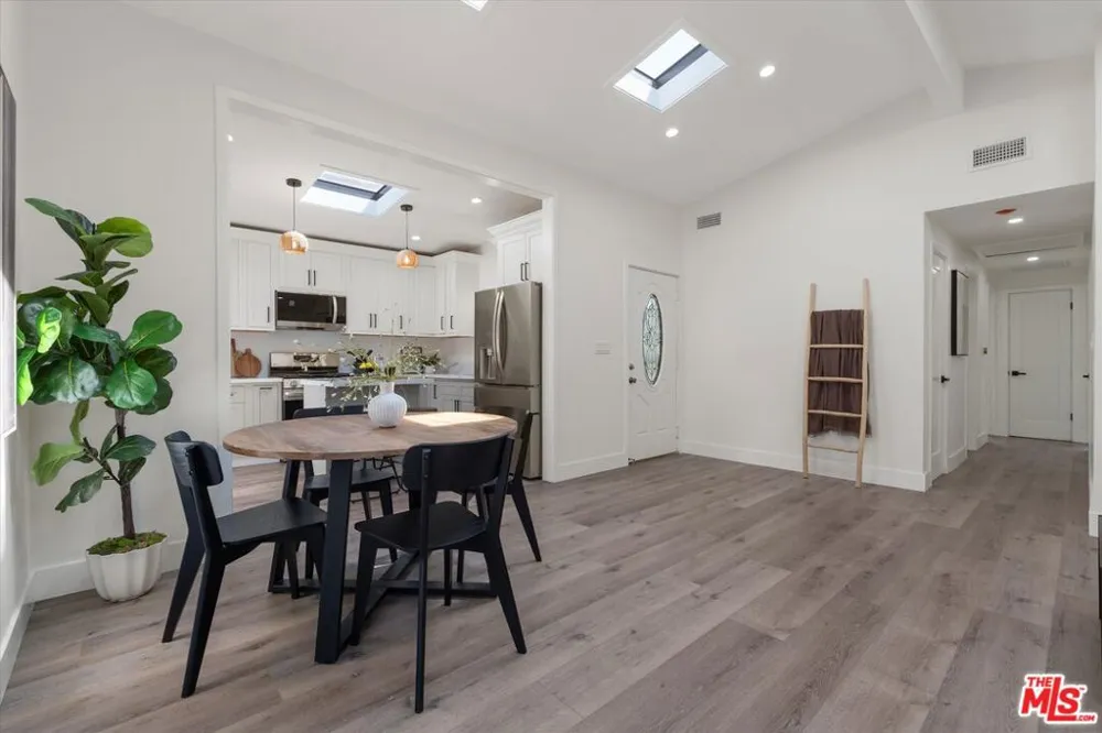 13603 Chadron Avenue Hawthorne, CA 90250