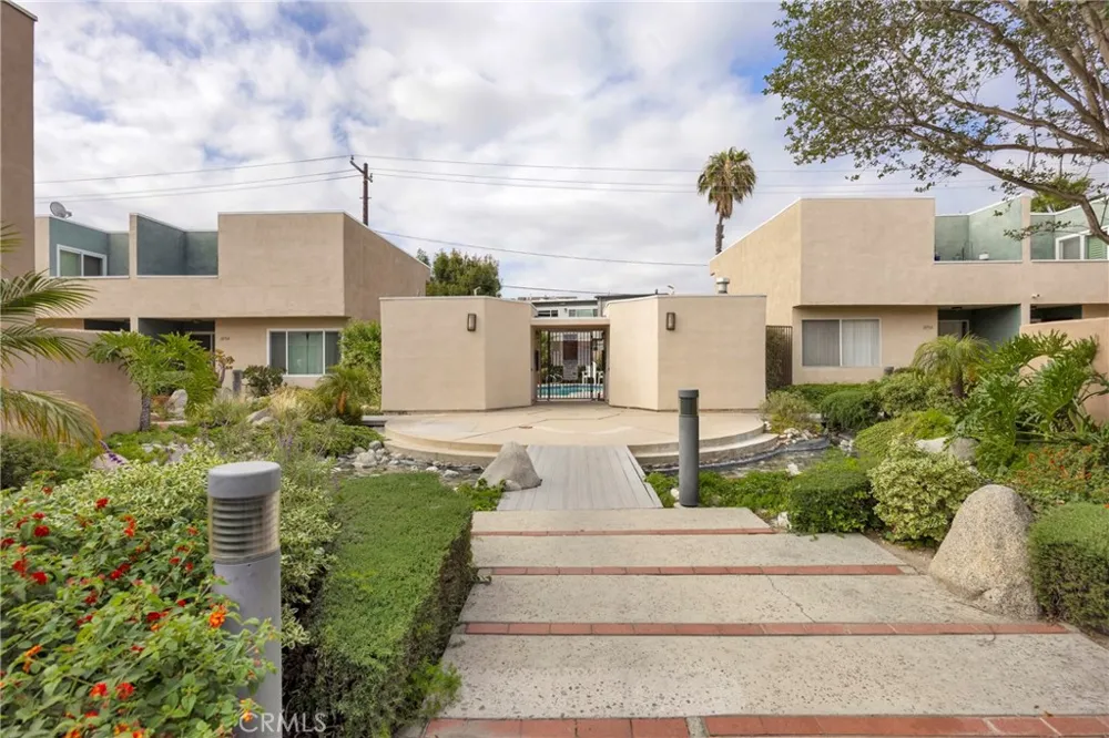 10760 Knott Stanton, CA 90680